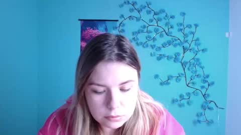 Snapshot of midnightmariana chatting on 10-29-25, 12:18 Mariana online show from 10-29-25, 12:18