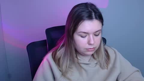 Snapshot of midnightmariana chatting on 10-30-25, 12:17 Mariana online show from 10-30-25, 12:17