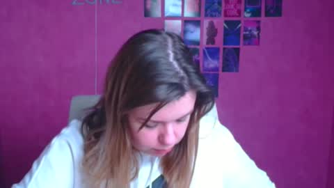 Snapshot of midnightmariana chatting on 11-03-25, 12:17 Mariana online show from 11-03-25, 12:17