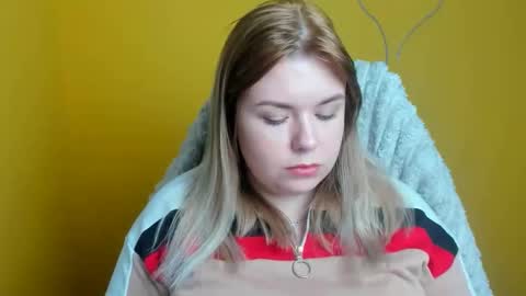 Snapshot of midnightmariana chatting on 11-29-25, 12:19 Mariana online show from 11-29-25, 12:19