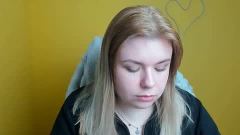 Snapshot of midnightmariana chatting on 12-01-25, 12:32 Mariana online show from 12-01-25, 12:32