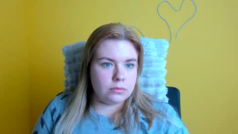 Snapshot of midnightmariana chatting on 12-03-25, 12:58 Mariana online show from 12-03-25, 12:58