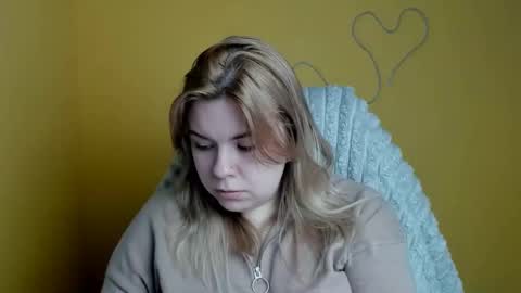 Snapshot of midnightmariana chatting on 12-15-25, 06:28 Mariana online show from 12-15-25, 06:28