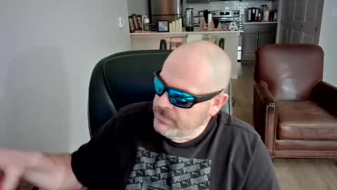 Snapshot of midnightmoonlight777 chatting on 03-23-26, 10:25 midnightmoonlight777 online show from 03-23-26, 10:25