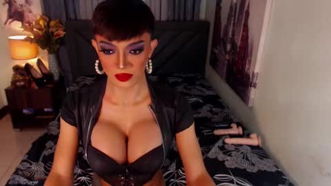 Snapshot of midnightscentxx chatting on 01-21-25, 04:21 KATE online show from 01-21-25, 04:21