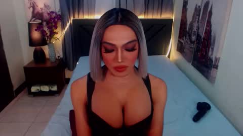 Snapshot of midnightscentxx chatting on 12-14-25, 06:52 KATE online show from 12-14-25, 06:52