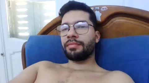 Snapshot of midoumas1 chatting on 02-02-25, 01:19 Sam online show from 02-02-25, 01:19