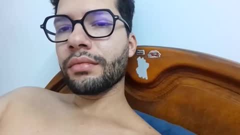 Snapshot of midoumas1 chatting on 11-09-25, 03:21 Sam online show from 11-09-25, 03:21