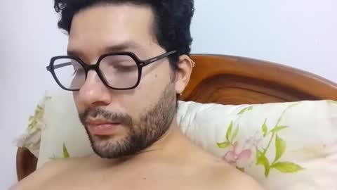 Snapshot of midoumas1 chatting on 12-14-25, 04:12 Sam online show from 12-14-25, 04:12