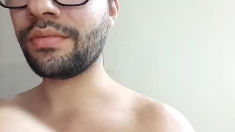 Snapshot of midoumas1 chatting on 12-15-25, 07:18 Sam online show from 12-15-25, 07:18