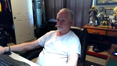 midwestdad09 online show from 05-13-26, 07:11