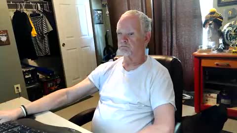 midwestdad09 online show from 05-21-26, 09:22