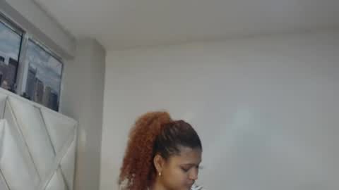 Snapshot of miel_alisha chatting on 07-08-26, 12:31 miel online show from 07-08-26, 12:31