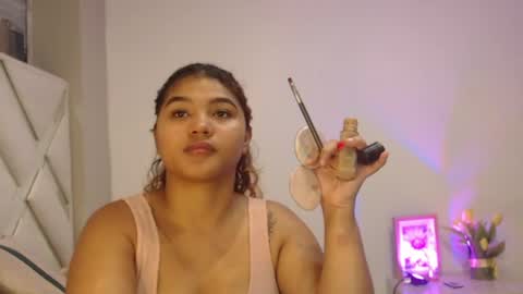 Snapshot of miel_alisha chatting on 07-11-26, 01:36 miel online show from 07-11-26, 01:36