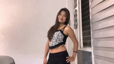 Snapshot of mieshasegura chatting on 10-28-25, 05:37 Mia online show from 10-28-25, 05:37