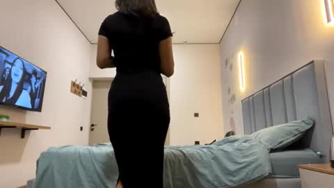 Snapshot of mieshasegura chatting on 11-24-25, 03:23 Mia online show from 11-24-25, 03:23