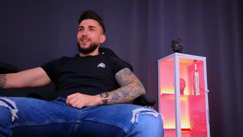 MightyAaron online show from 01-31-25, 04:17