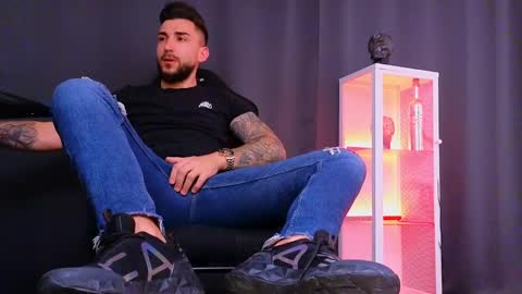 MightyAaron online show from 02-01-25, 03:52