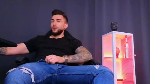 MightyAaron online show from 02-04-25, 02:53