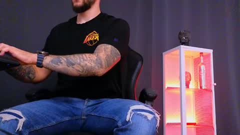 MightyAaron online show from 02-08-25, 12:06