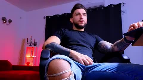 Snapshot of mightyaaron chatting on 10-21-25, 03:07 MightyAaron online show from 10-21-25, 03:07