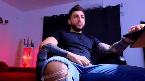 Snapshot of mightyaaron chatting on 10-22-25, 04:24 MightyAaron online show from 10-22-25, 04:24