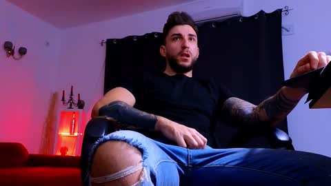 Snapshot of mightyaaron chatting on 11-03-25, 04:14 MightyAaron online show from 11-03-25, 04:14