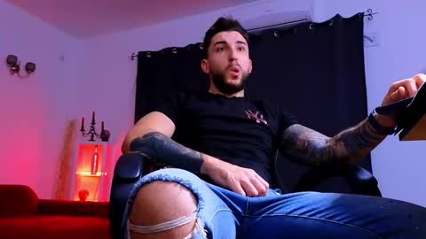 Snapshot of mightyaaron chatting on 11-05-25, 03:28 MightyAaron online show from 11-05-25, 03:28