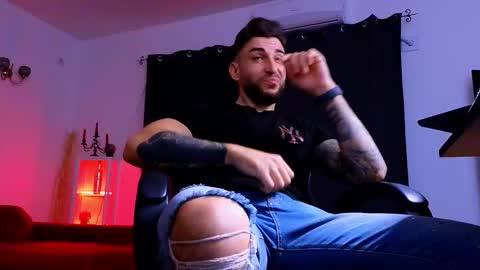 Snapshot of mightyaaron chatting on 11-06-25, 03:40 MightyAaron online show from 11-06-25, 03:40