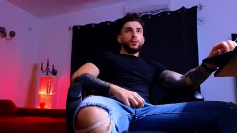 Snapshot of mightyaaron chatting on 11-09-25, 05:50 MightyAaron online show from 11-09-25, 05:50