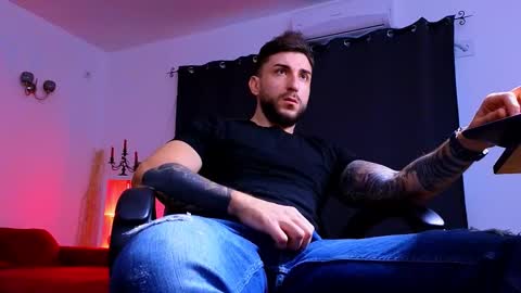 Snapshot of mightyaaron chatting on 11-13-25, 05:28 MightyAaron online show from 11-13-25, 05:28