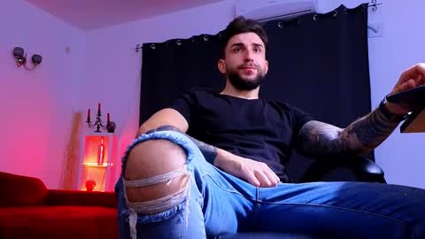 Snapshot of mightyaaron chatting on 11-18-25, 03:27 MightyAaron online show from 11-18-25, 03:27