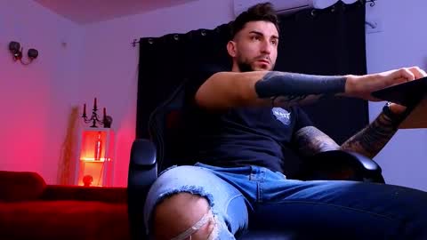 Snapshot of mightyaaron chatting on 11-22-25, 03:49 MightyAaron online show from 11-22-25, 03:49