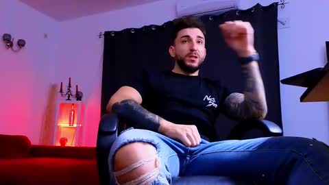 Snapshot of mightyaaron chatting on 11-27-25, 05:31 MightyAaron online show from 11-27-25, 05:31