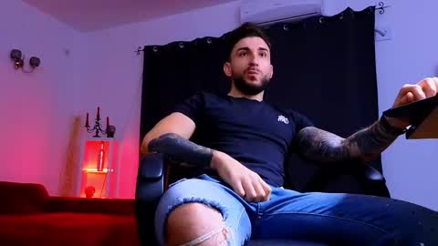 Snapshot of mightyaaron chatting on 11-29-25, 05:21 MightyAaron online show from 11-29-25, 05:21