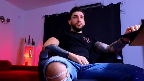 Snapshot of mightyaaron chatting on 12-03-25, 04:09 MightyAaron online show from 12-03-25, 04:09