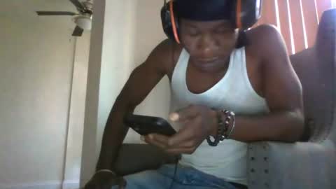 Snapshot of mightymandingo chatting on 06-17-26, 10:50 Mightymandingo online show from 06-17-26, 10:50