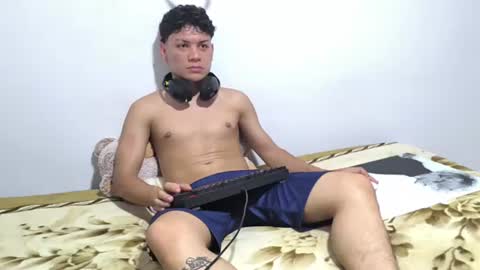 Snapshot of migthy_moon chatting on 08-06-26, 06:54 migthy_moon online show from 08-06-26, 06:54