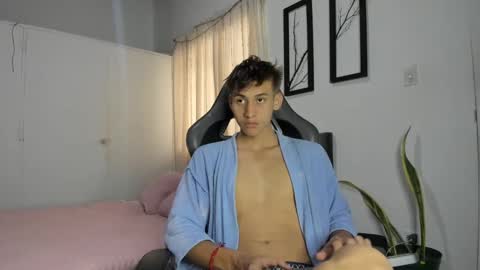 Snapshot of miguel_hz chatting on 01-18-25, 02:12 Miguel Hernandez online show from 01-18-25, 02:12