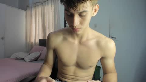Snapshot of miguel_hz chatting on 01-21-25, 03:21 Miguel Hernandez online show from 01-21-25, 03:21