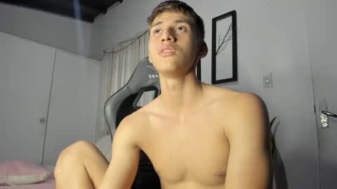 Snapshot of miguel_hz chatting on 01-29-25, 09:39 Miguel Hernandez online show from 01-29-25, 09:39
