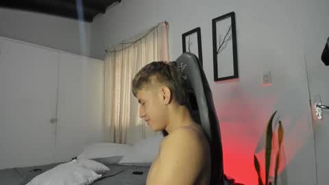 Snapshot of miguel_hz chatting on 02-05-25, 06:37 Miguel Hernandez online show from 02-05-25, 06:37