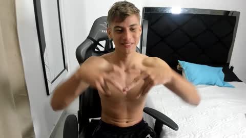 Snapshot of miguel_hz chatting on 03-09-26, 10:47 Miguel Hernandez online show from 03-09-26, 10:47