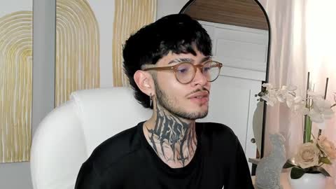 Snapshot of mihailleroy chatting on 01-23-25, 11:47 MIHAIL LEROY finally independent model online show from 01-23-25, 11:47