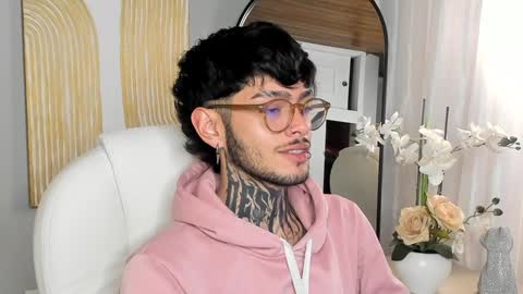 Snapshot of mihailleroy chatting on 01-27-25, 10:16 MIHAIL LEROY finally independent model online show from 01-27-25, 10:16