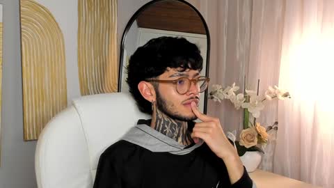 Snapshot of mihailleroy chatting on 02-04-25, 11:27 MIHAIL LEROY finally independent model online show from 02-04-25, 11:27