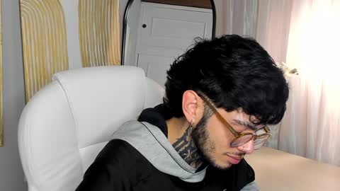 Snapshot of mihailleroy chatting on 02-05-25, 02:29 MIHAIL LEROY finally independent model online show from 02-05-25, 02:29