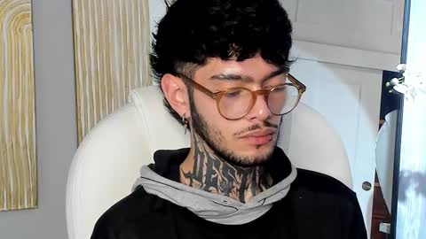 Snapshot of mihailleroy chatting on 02-21-25, 07:01 MIHAIL LEROY finally independent model online show from 02-21-25, 07:01