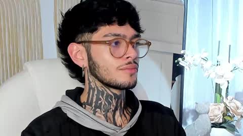 Snapshot of mihailleroy chatting on 02-21-25, 10:07 MIHAIL LEROY finally independent model online show from 02-21-25, 10:07