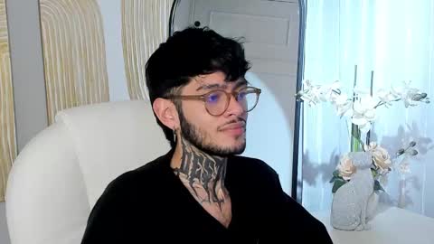 Snapshot of mihailleroy chatting on 02-28-25, 02:20 MIHAIL LEROY finally independent model online show from 02-28-25, 02:20